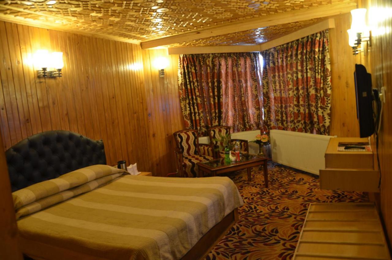 Hotel Hilltop Gulmarg JAMMU AND KASHMIR Exterior foto